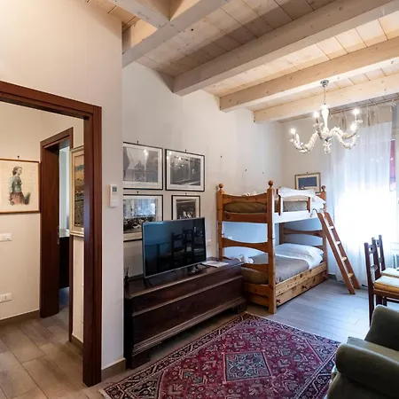 ベッド・アンド・ブレックファスト Al Battistero Luxury 3*