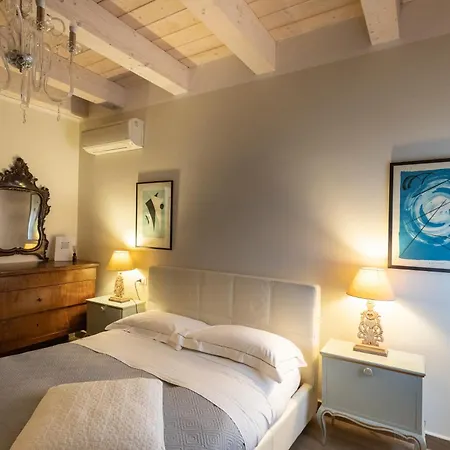 Al Battistero Luxury Bed and Breakfast Ραβένα