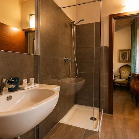ベッド・アンド・ブレックファスト Al Battistero Luxury 3*